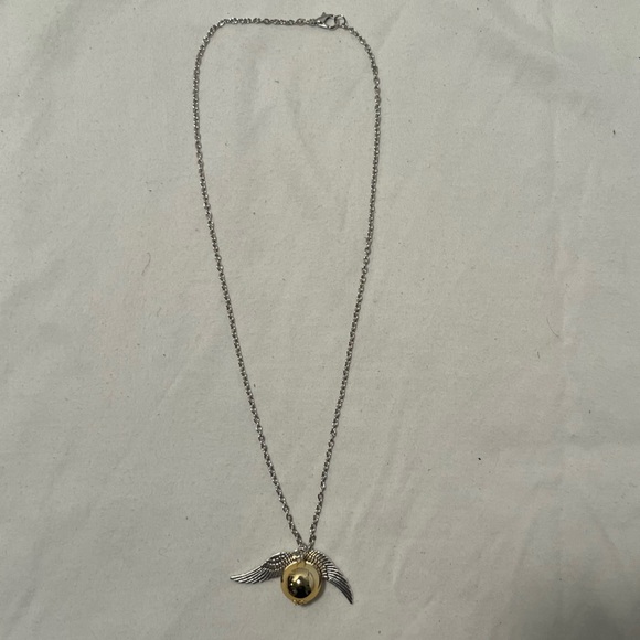 Harry Potter - golden snitch necklace - Picture 3 of 3